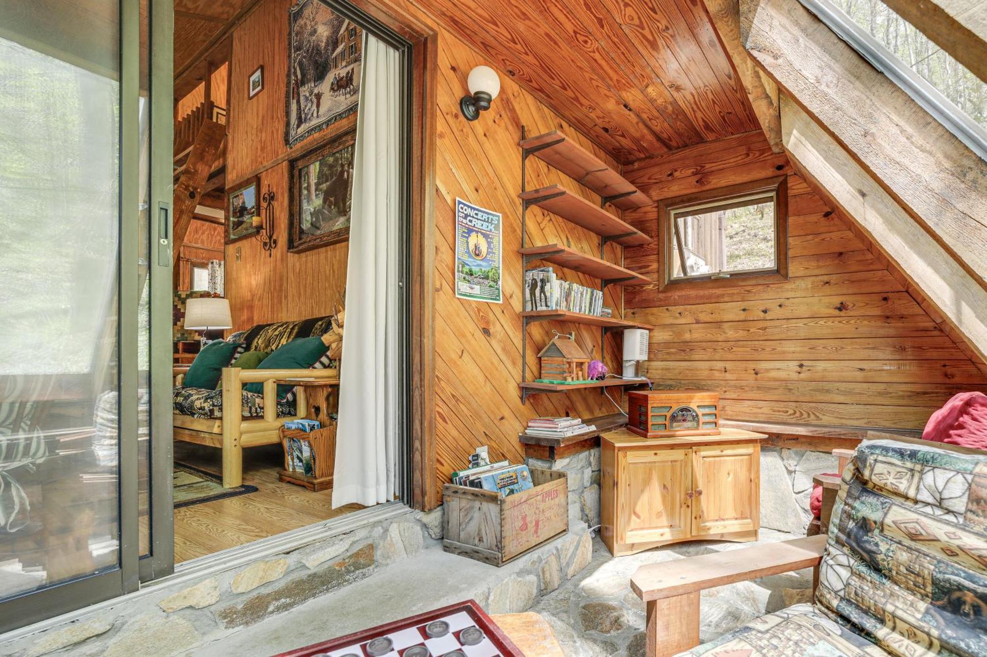 Creekside Whittier Cabin With Fire Pit Near Hiking! Exterior photo