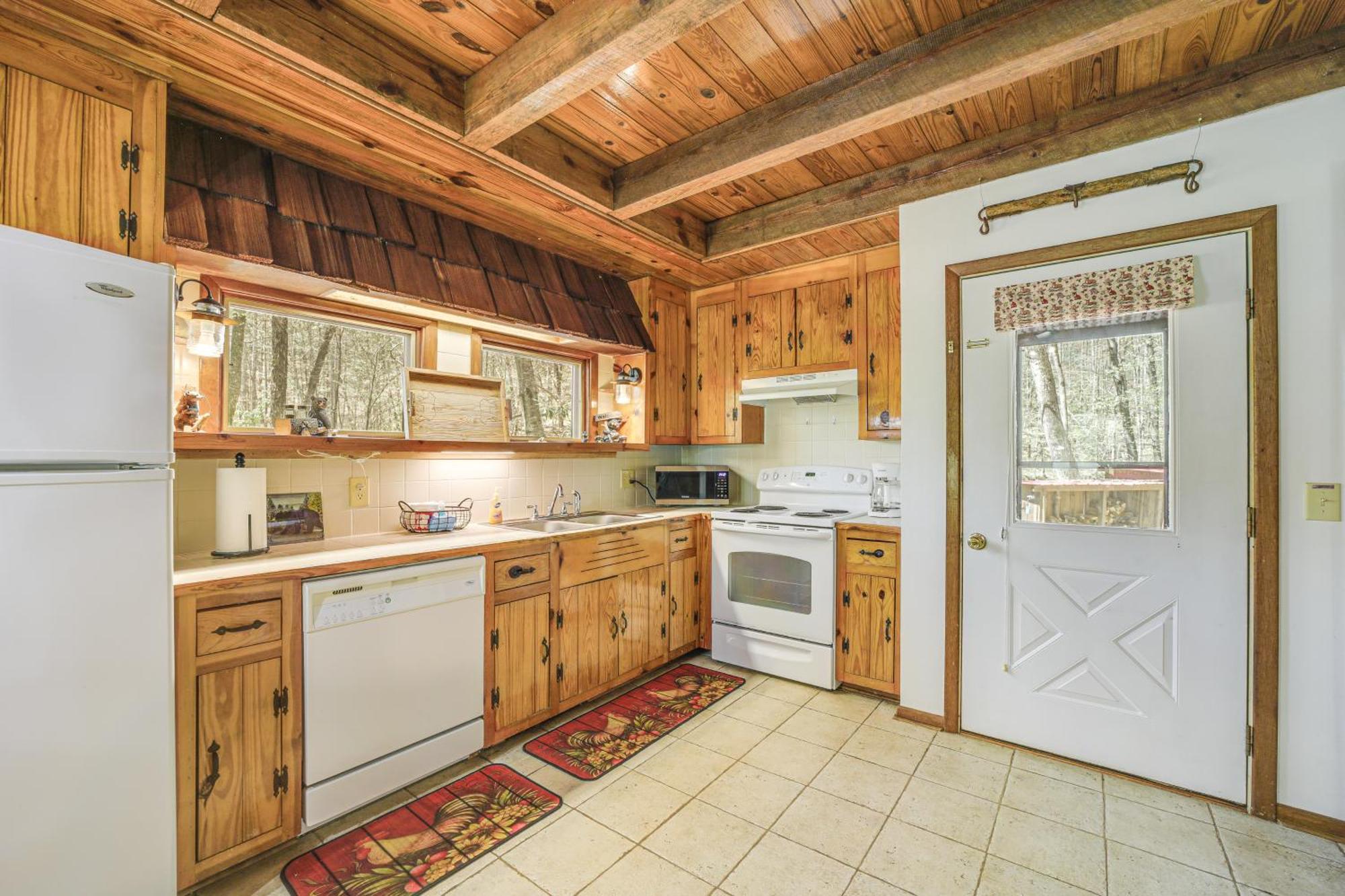 Creekside Whittier Cabin With Fire Pit Near Hiking! Exterior photo