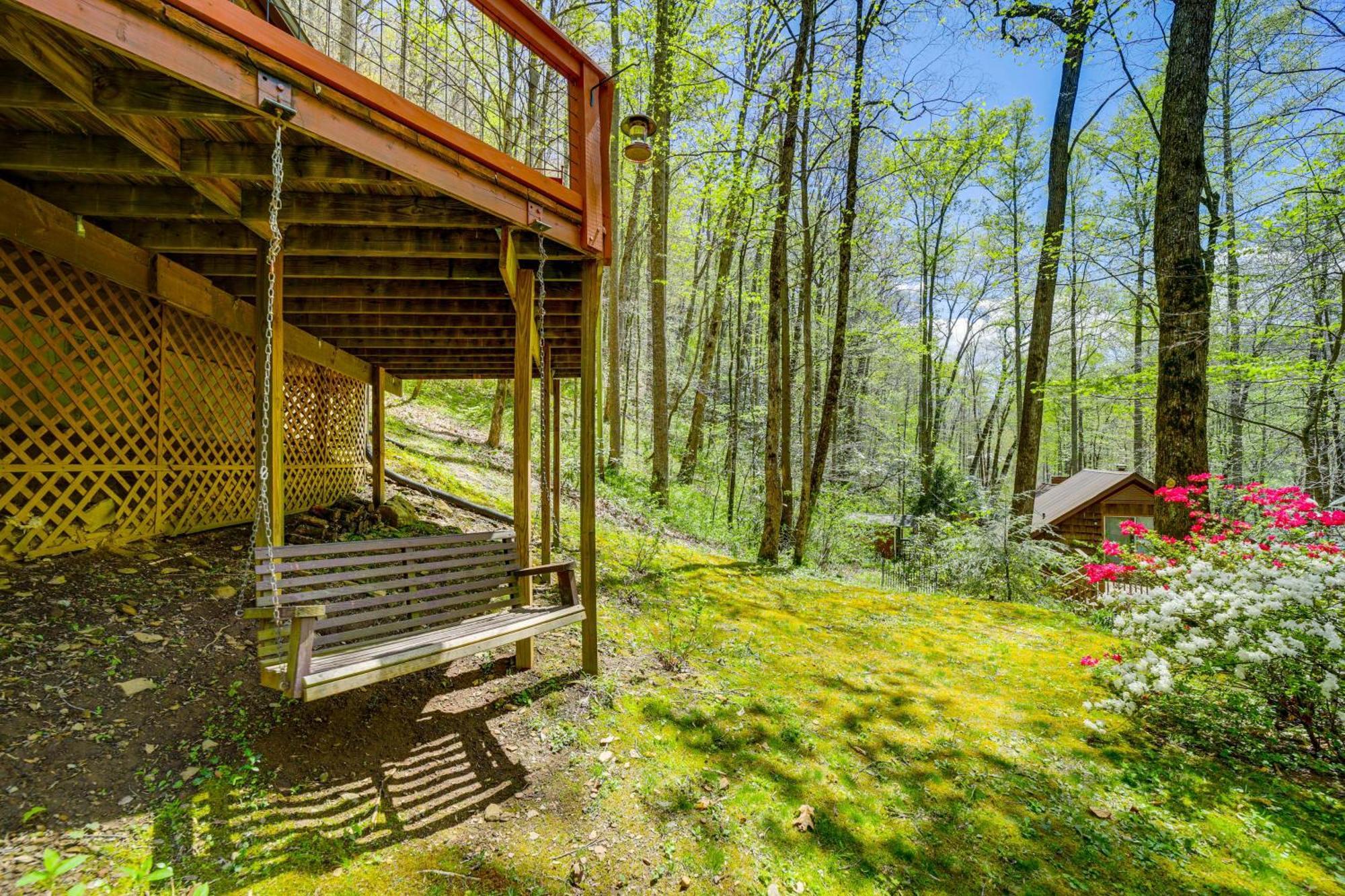 Creekside Whittier Cabin With Fire Pit Near Hiking! Exterior photo