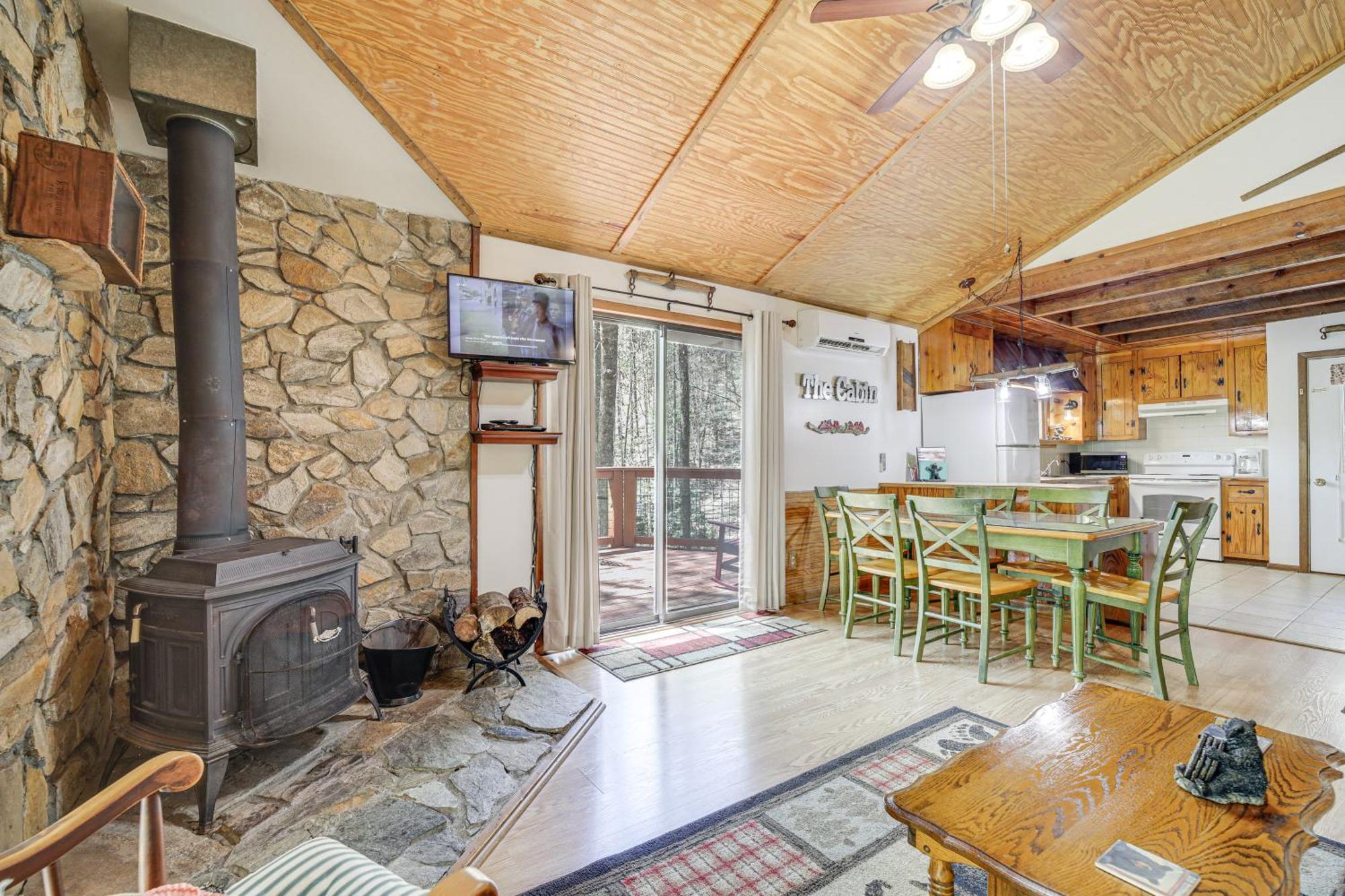 Creekside Whittier Cabin With Fire Pit Near Hiking! Exterior photo