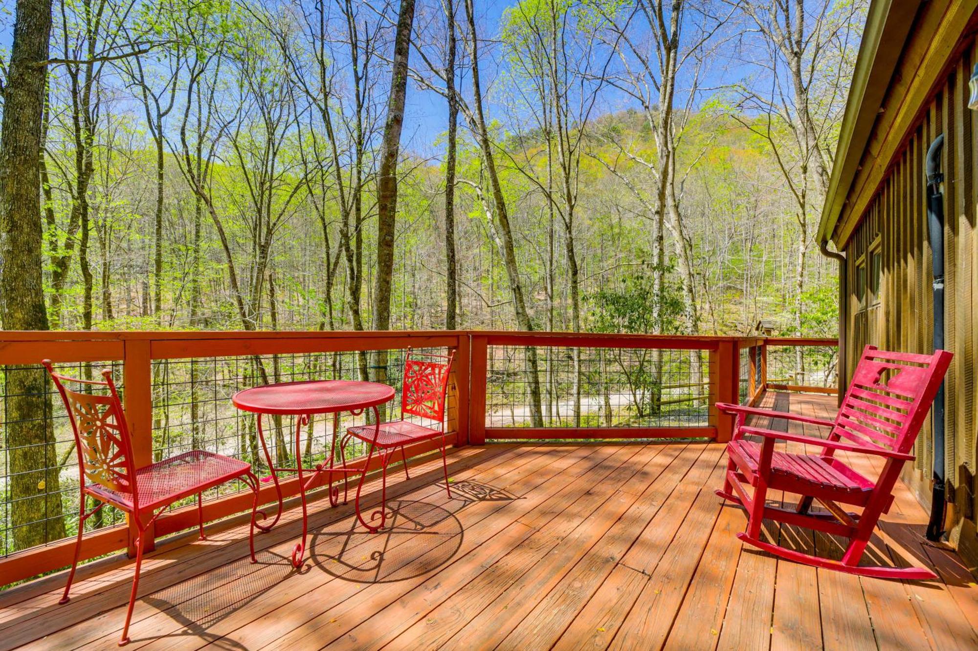 Creekside Whittier Cabin With Fire Pit Near Hiking! Exterior photo