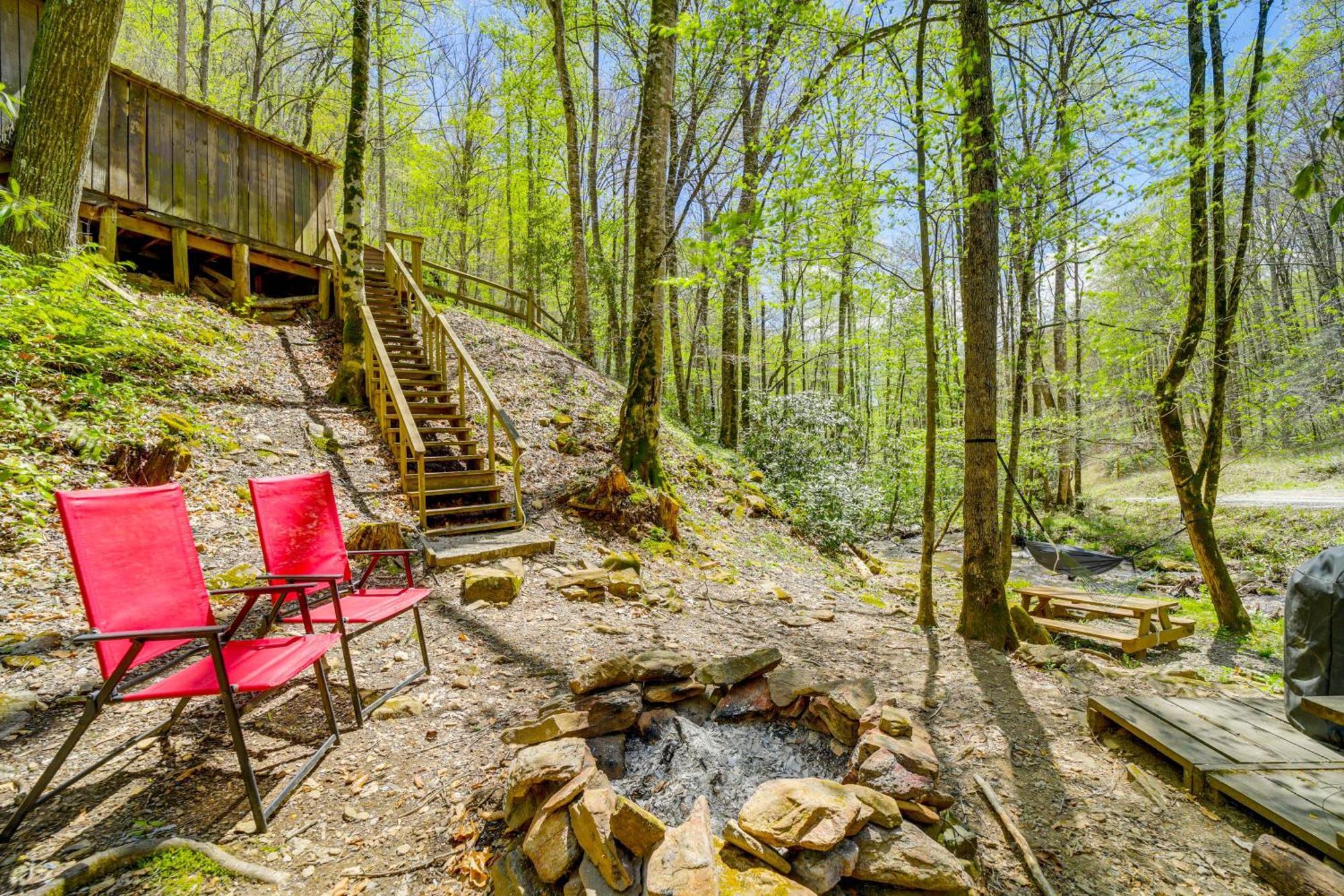 Creekside Whittier Cabin With Fire Pit Near Hiking! Exterior photo